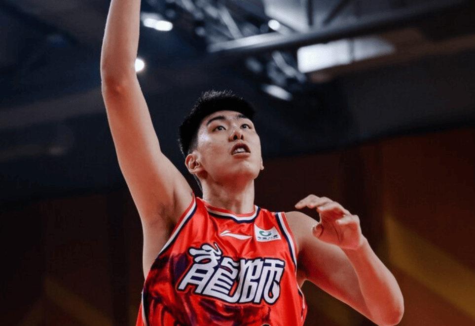 华体会体育PP下载-两战轰37+24！中国男篮22岁2米26中锋崛起：郭艾伦助他再蜕变